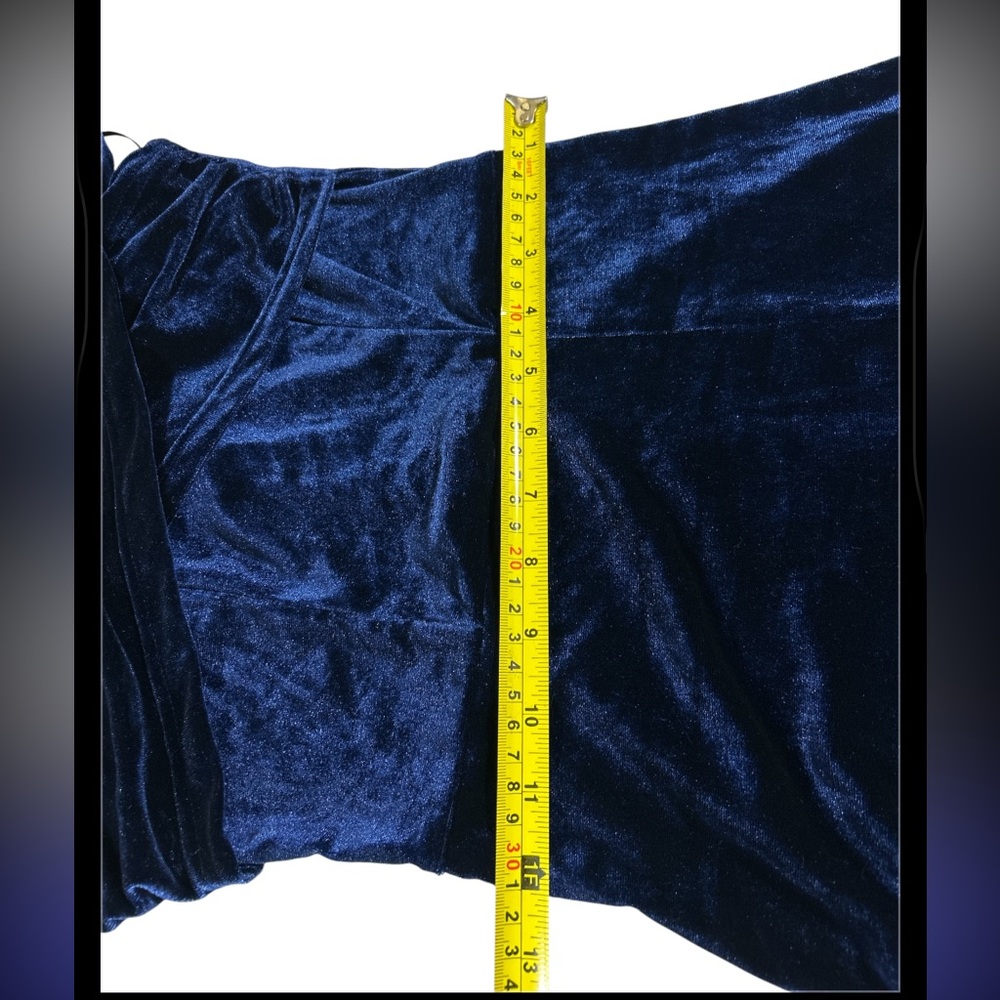 Midnight Blue Velvet Gala Gown - Elegant Off-the-Shoulder‎ Silhouette - Picture 7 of 7